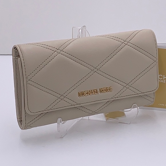 MICHAEL KORS JET SET TRAVEL LARGE TRIFOLD WALLET LIGHT SAND COLOR - Picture 2 of 16